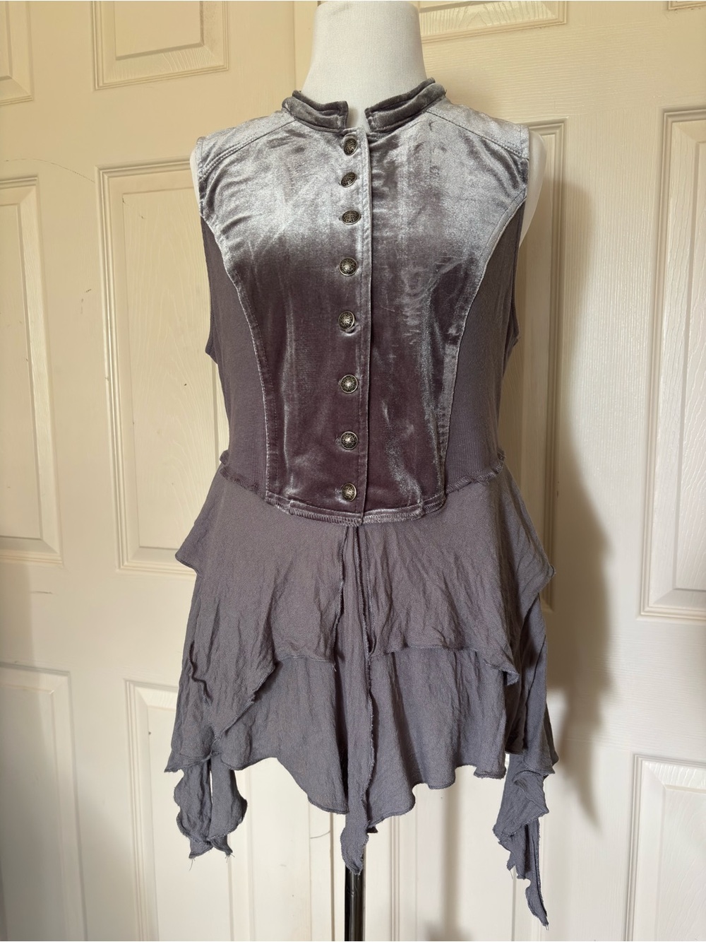 Gimmicks By BKE Gray Velvet Button-Front Peplum Vest Top